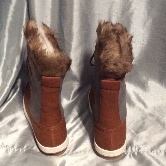 Lydiia Faux Fur Winter Boot, Grey Multicolor, Padded Insole, NWT - Picture 5 of 7